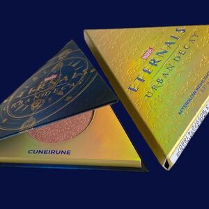 Urban Decay Marvel Studios Eternals Afterglow Highlighter Cuneirune